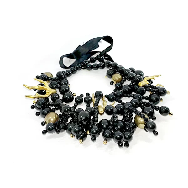 Collana perle nere e coralli